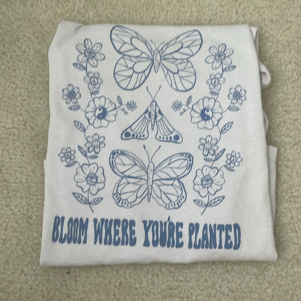 American Eagle short sleeve shirt with butterfly decals